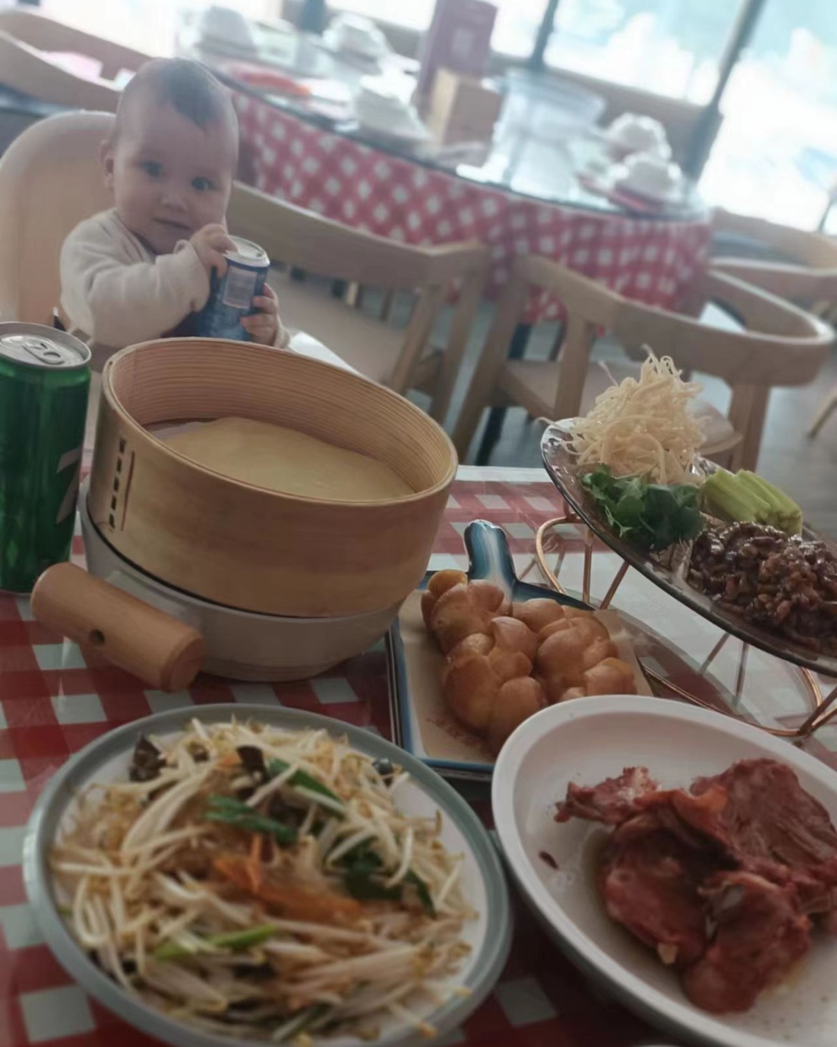 有时候工作加上带娃时间很紧迫的时候，我们可能会带孩子去附近好