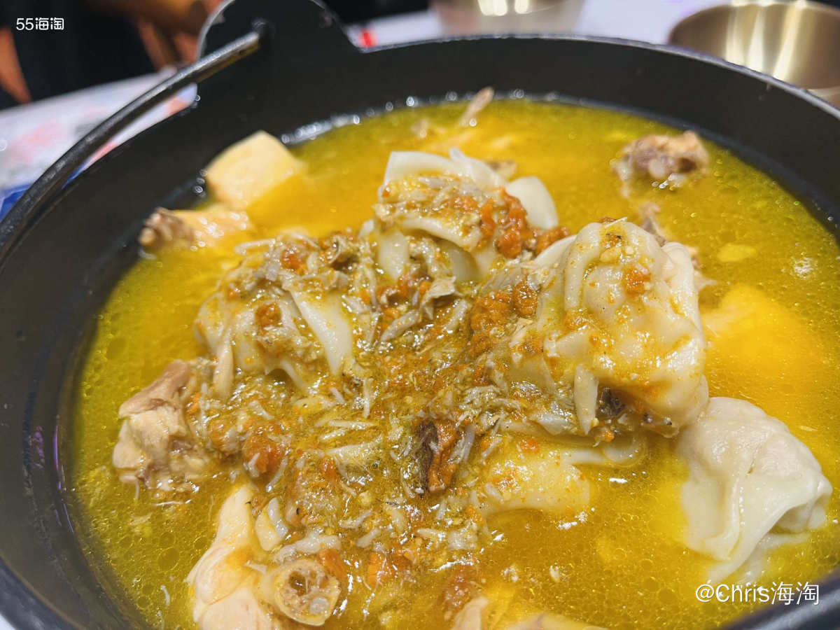 这几年蟹黄面，蟹黄饭很火，最近发现了一种新吃法，周六赶紧去吃