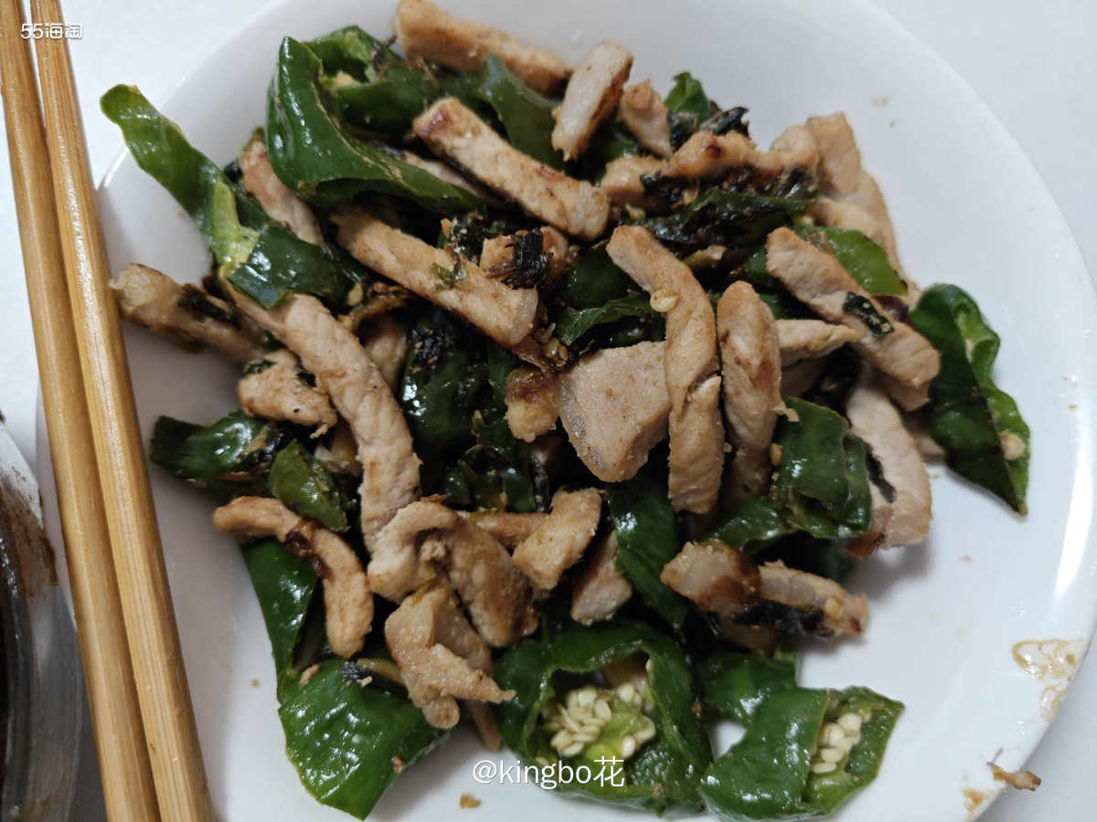 ⏺百吃不厌青椒肉丝，中辣的青椒才是灵**啊  🔷就，误打误