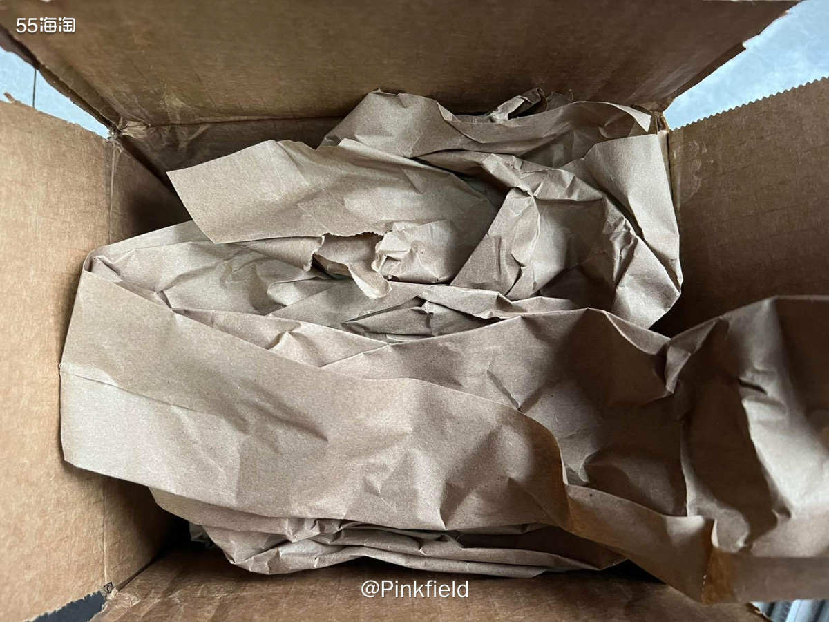 🔅这箱就到了一个科颜氏白泥，当时是跟娇韵诗双萃套装一起买的