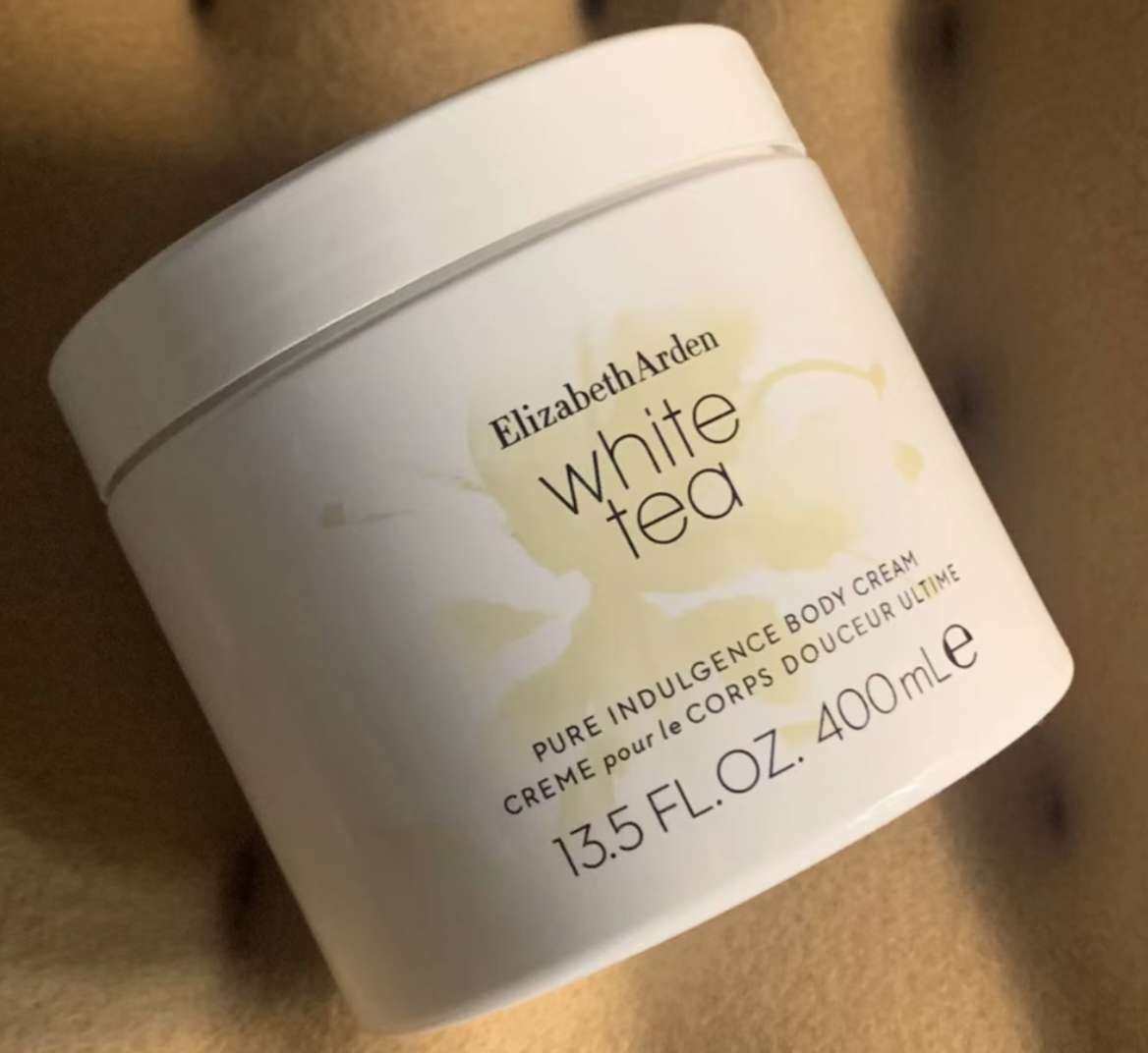 雅顿白茶身体乳超级老网红啦啦！冲浪选手就算没用过也该听过吧�