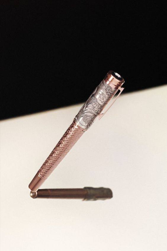 🔔万宝龙（montblanc）十二生肖之兔限量版。笔帽采用