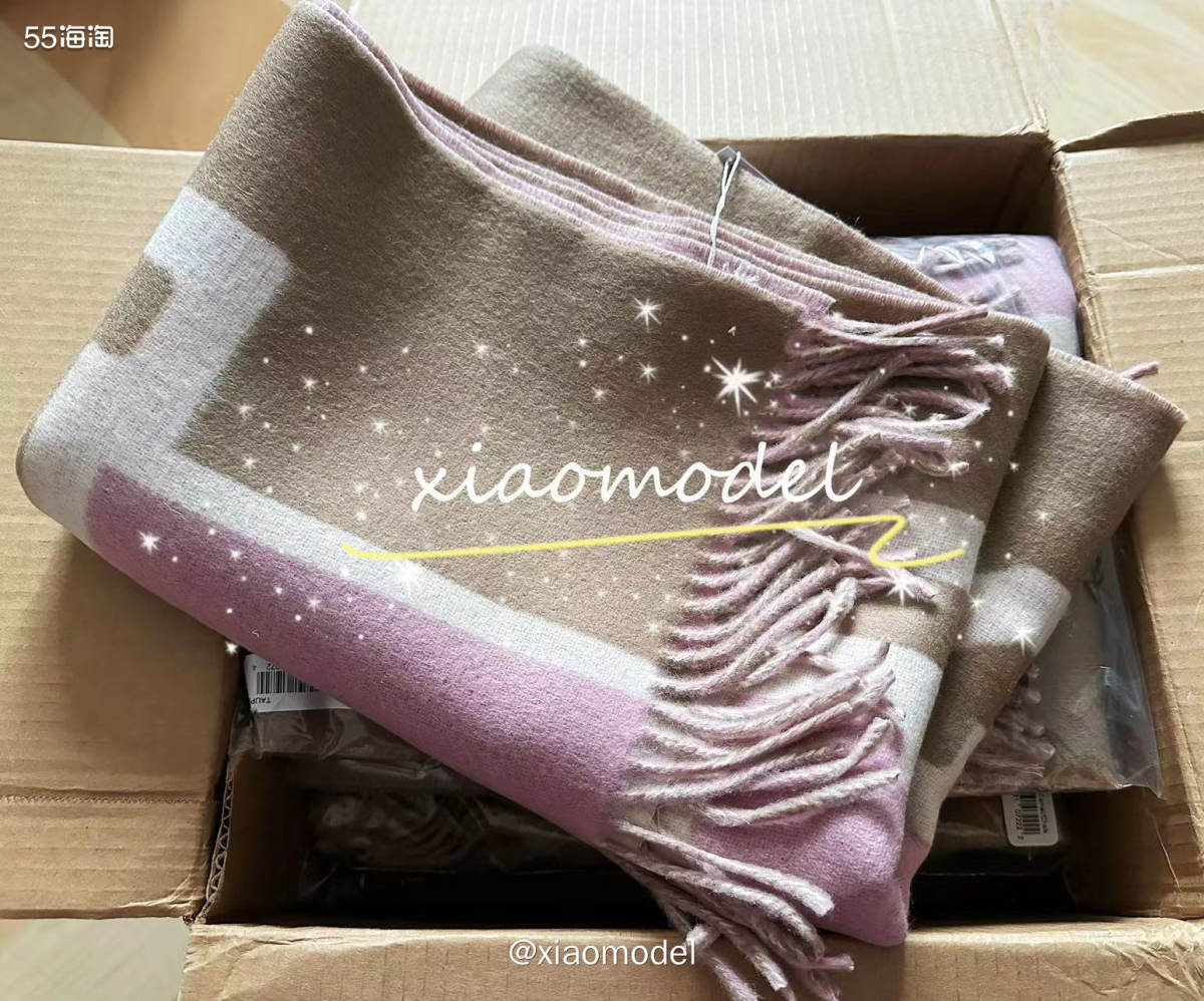 🌷昨天又收到1箱子Coach围巾，至此，黑五买的围巾全部收