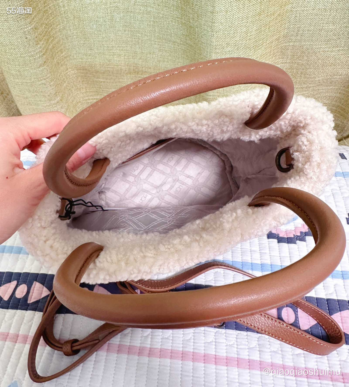 年前买的包包，然后一直塞在柜子里[汗颜R]l今天收拾东西找出