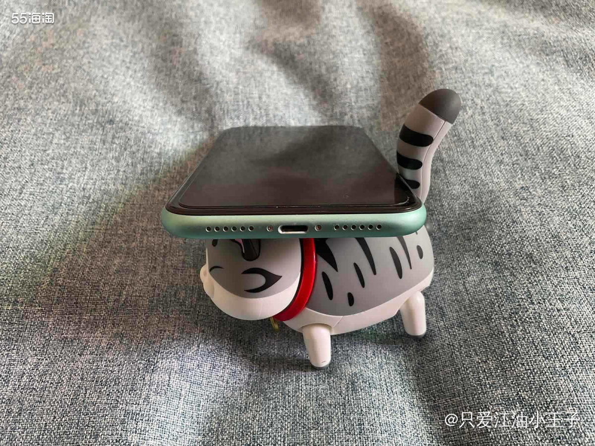 ⚫️iPhone 11是我的第一款iPhone手机，当时买的
