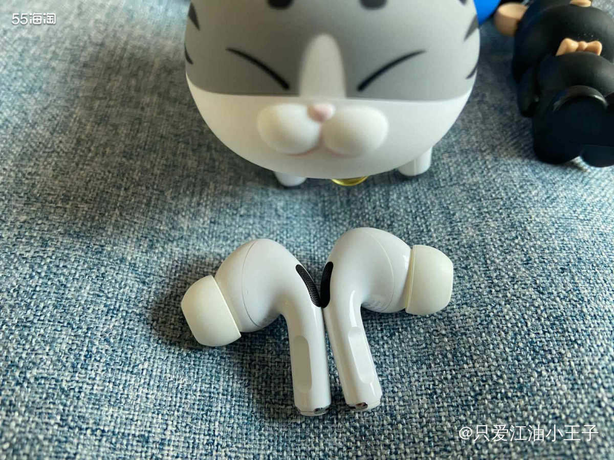 🔵AirPods Pro是苹果推出的第一代真无线降噪耳机，