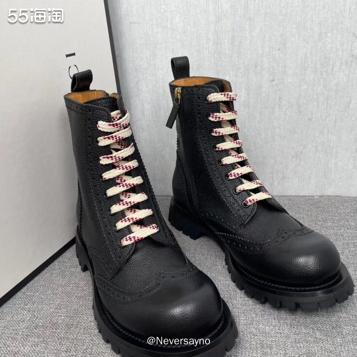Gucci布洛克雕花男士短靴，与复古同行  ♥️ MIINT