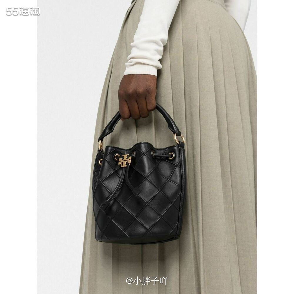 🍑我已经很久没有share这样子的包包了吧？好像是的！因为