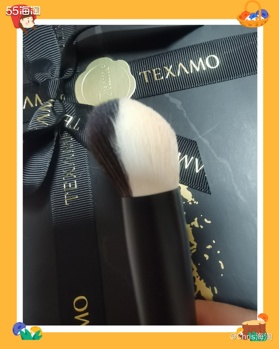 今天整理手机照片的时候发现，之前准备分享的一组化妆刷照片被我