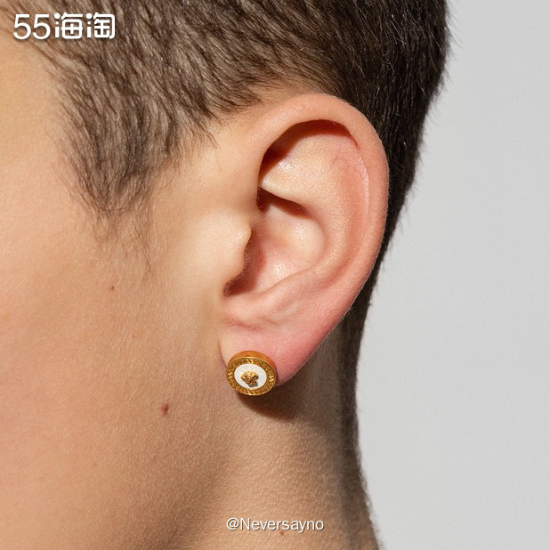 VERSACE氛围感浮雕耳钉，细节满满真的超级好看  🧊品