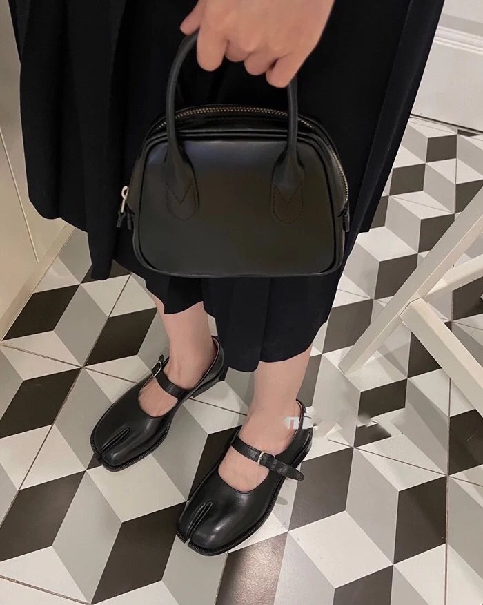 Maison Margiela的Tabi 分趾鞋以它独特造型