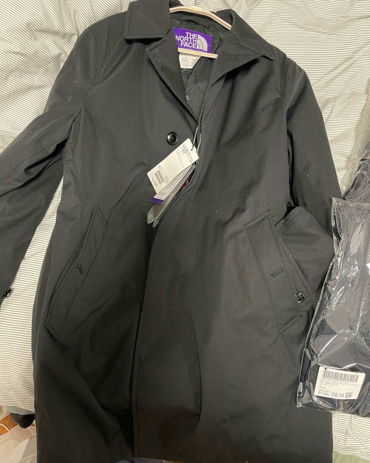 总共三件衣服 1、北面紫标THE NORTH FACE PU