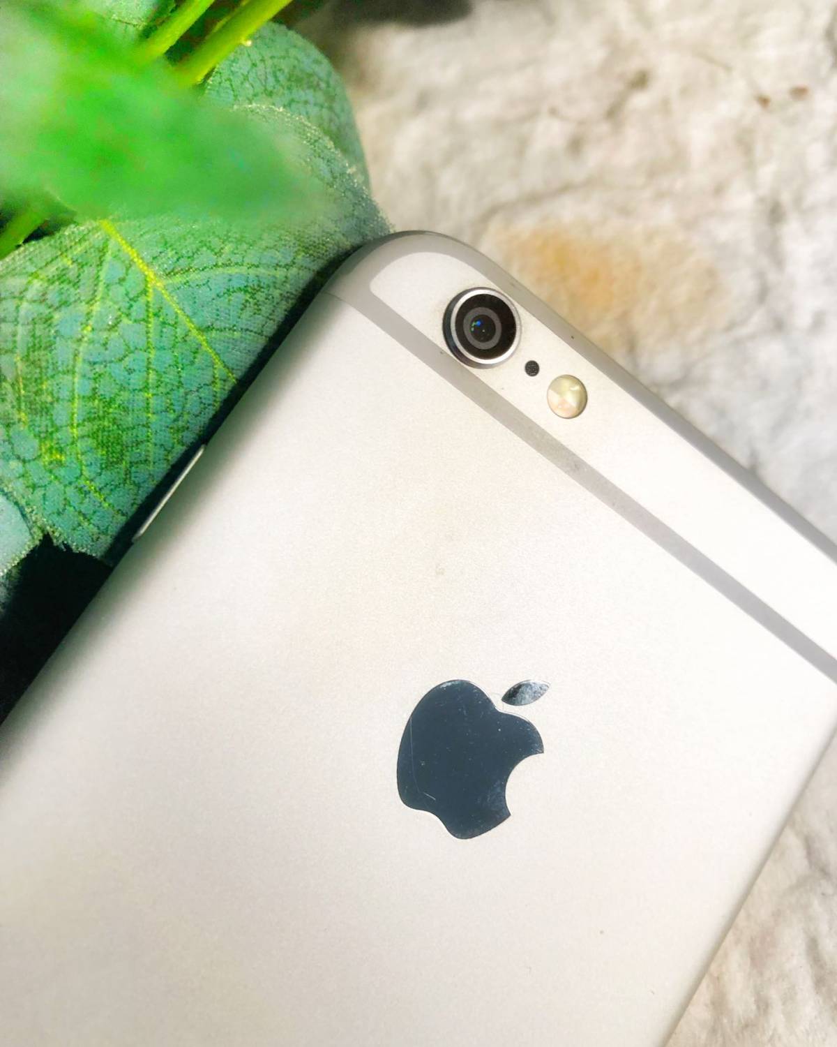 伴随着时代的眼泪，继之前分享的古早水果iPhone4，今天分