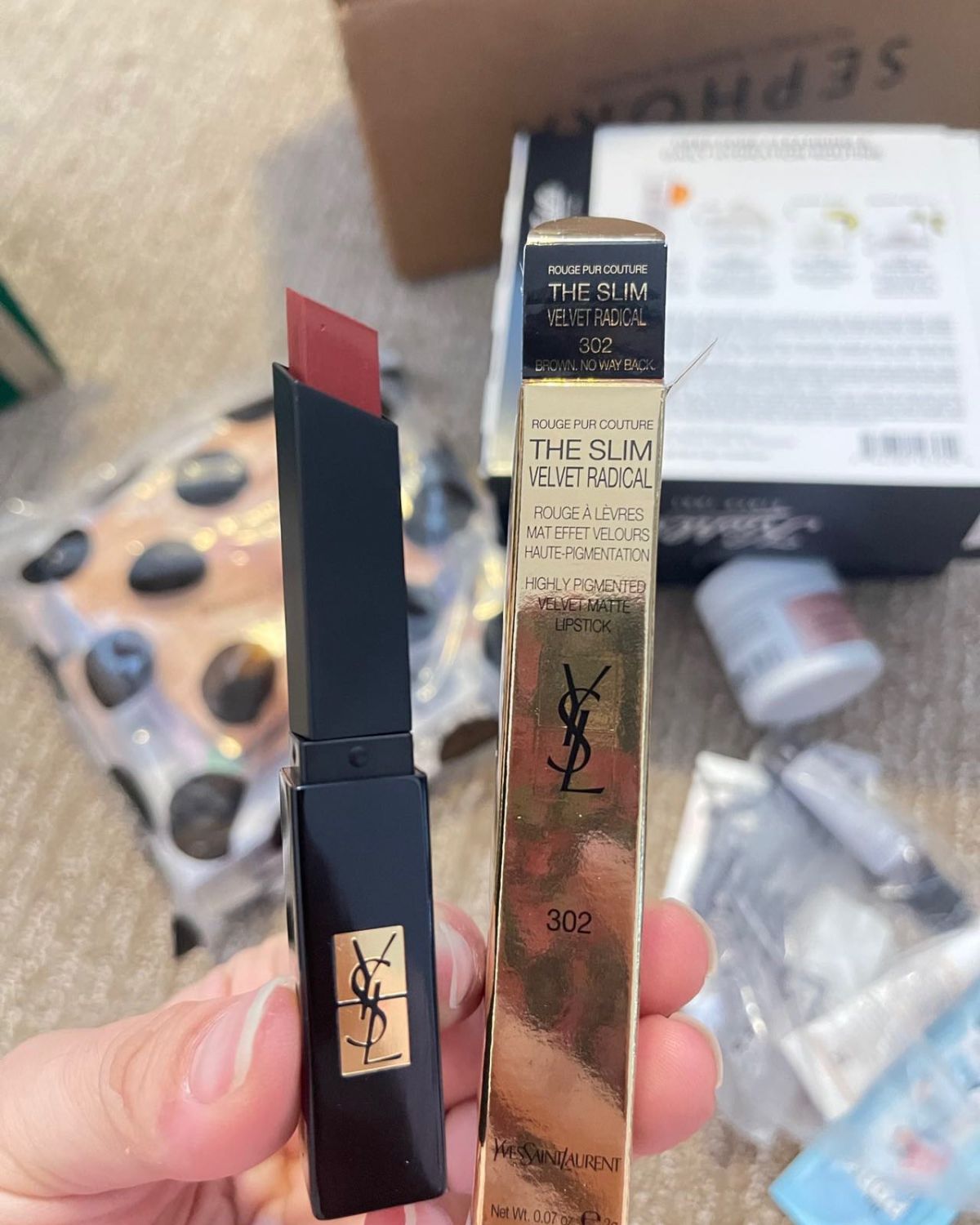 今天真是意外惊喜不断收货🫶开箱ysl口红💄。说起这两支口