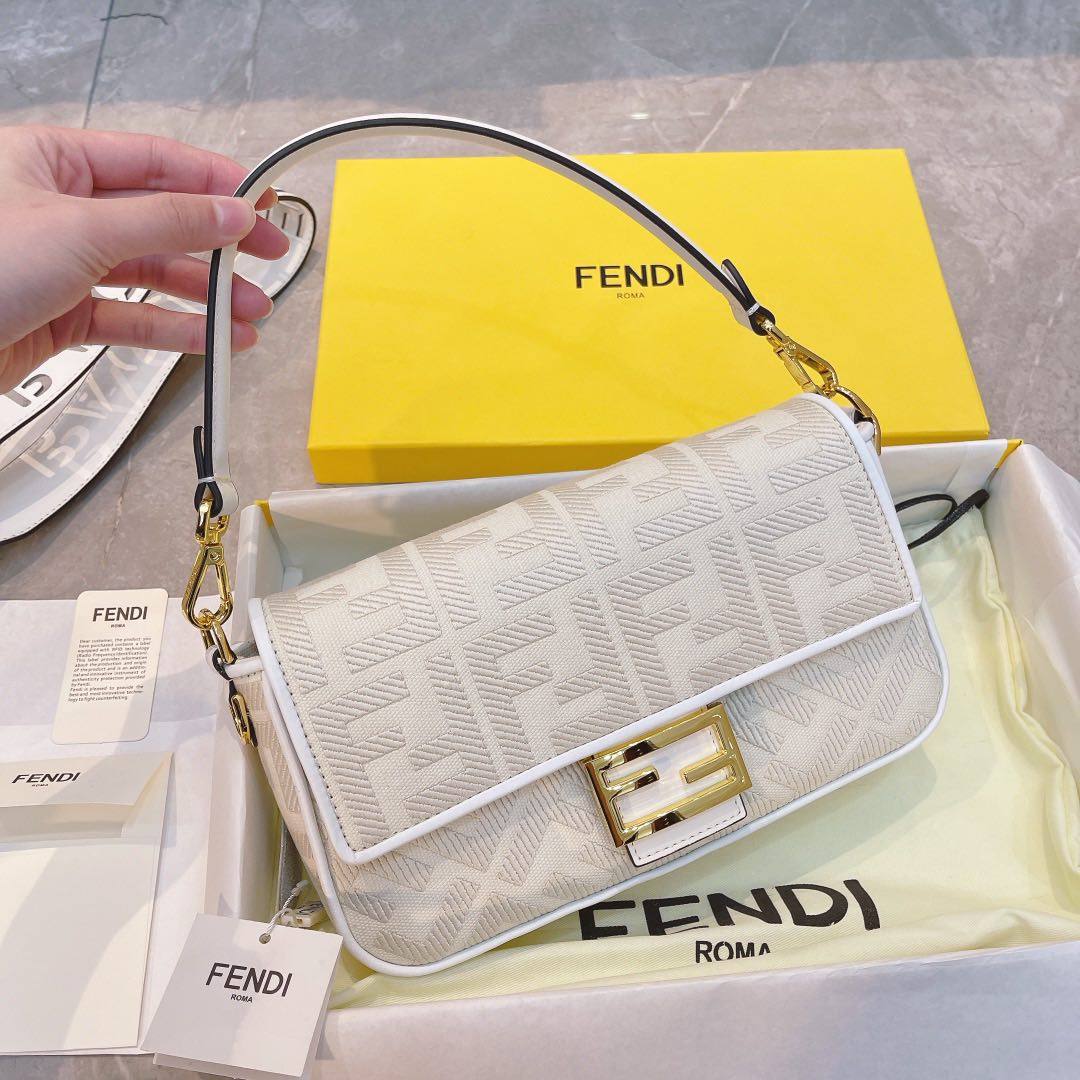 Fendi Baguette手袋法棍包出新颜色啦！女神白！,用户自建海淘攻略-55海