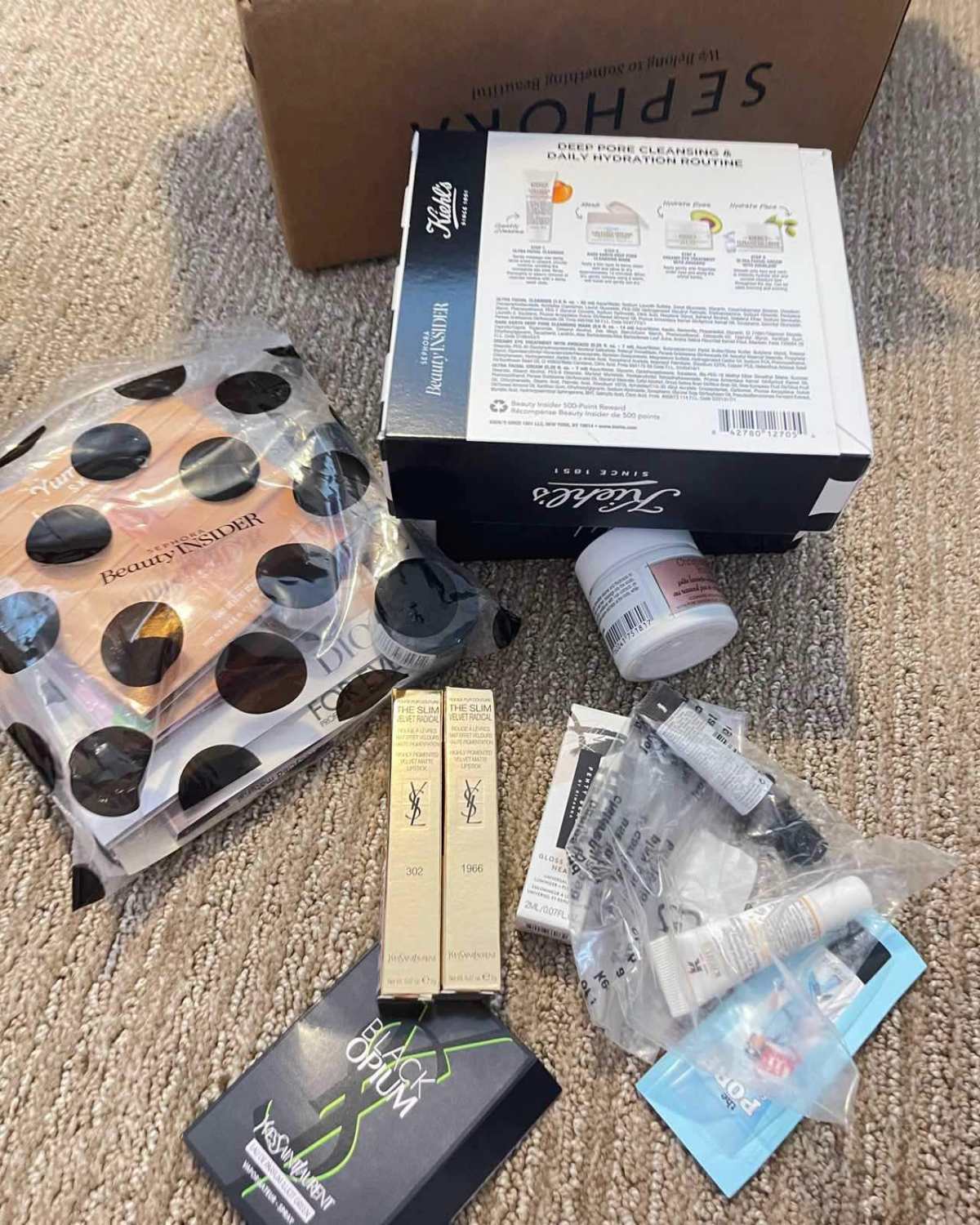 今天真是意外惊喜不断收货🫶开箱ysl口红💄。说起这两支口
