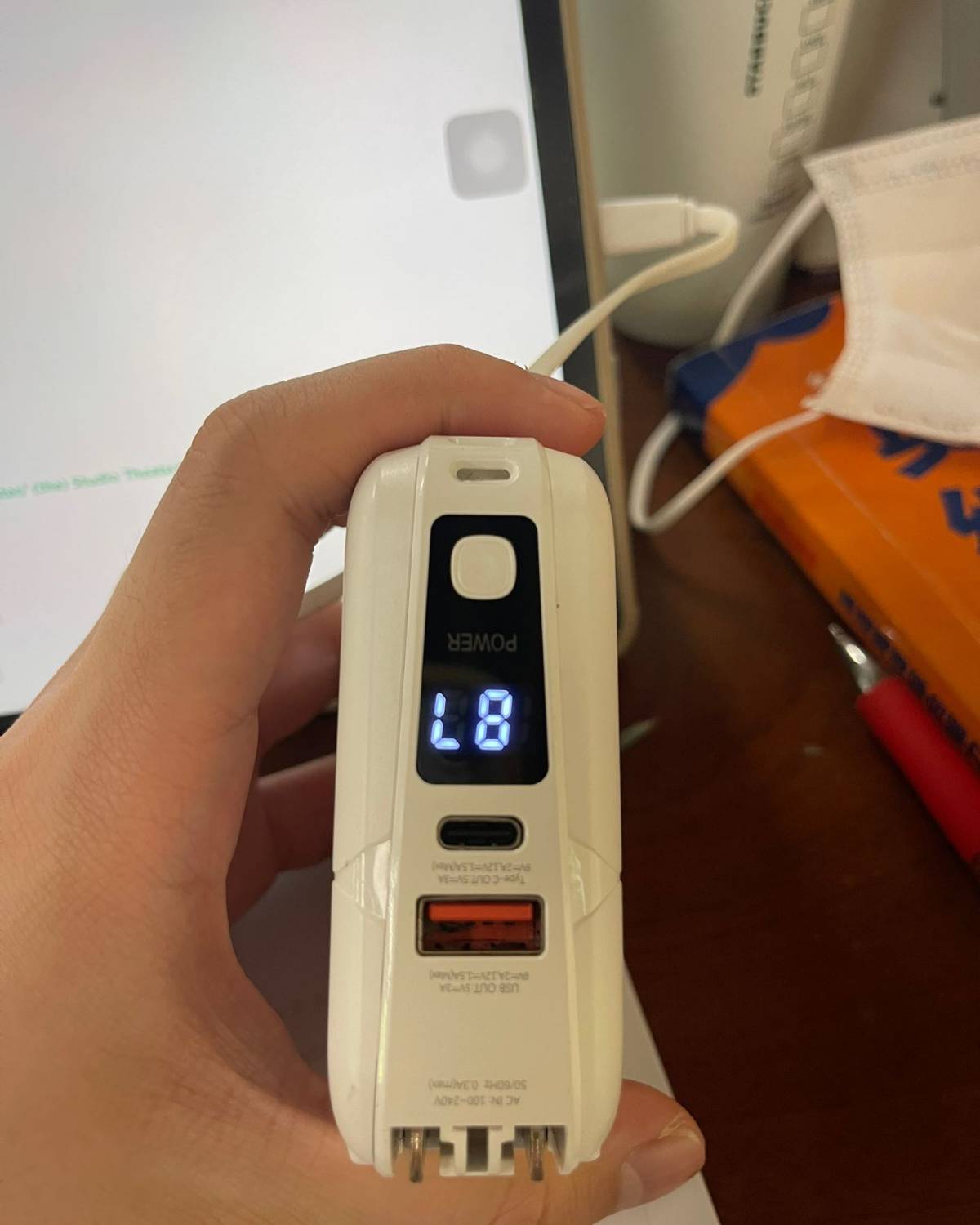 remax的充电宝，是从小红书种草的。 因为自己的iPad是