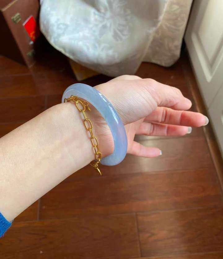 星韵梦幻．蓝紫翡翠手镯，打开的第一眼正是阳光灿烂的下午，整圈