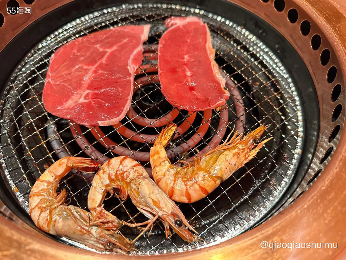 好吧，又是一顿自助餐……吃货太喜欢这个活动啦～ 以前最爱的自