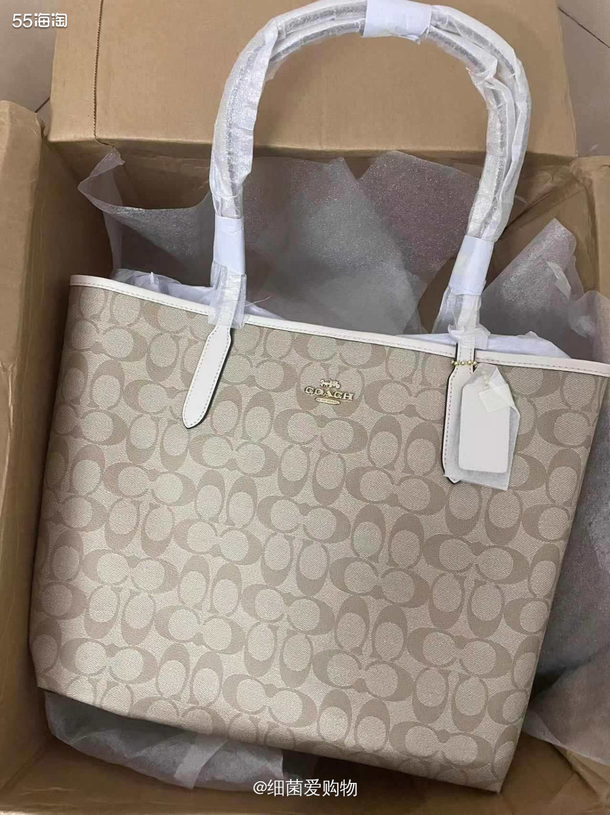 🐬 真的觉得这个老花纹白边托特包必入款，实物颜色是贼好看的
