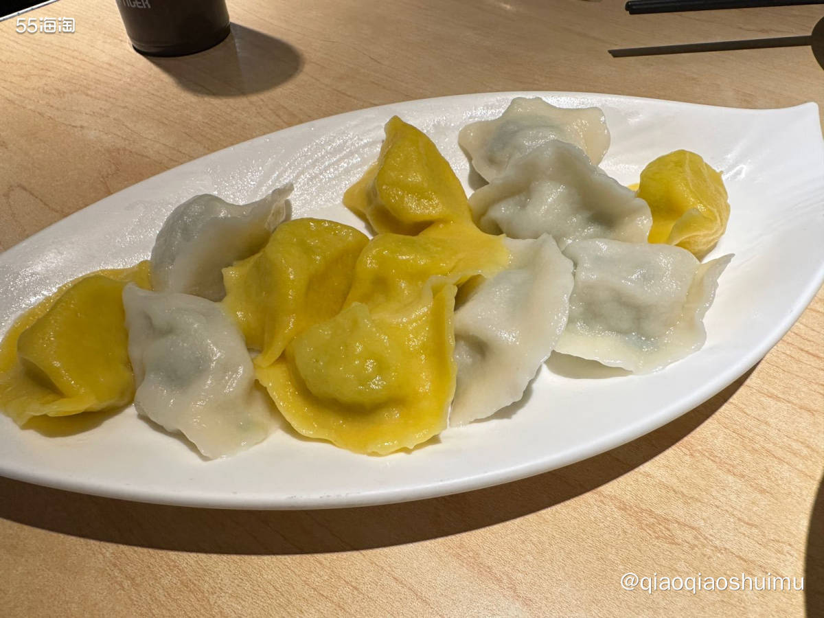 船歌渔水饺是俺们青岛的品牌，但在青岛我一次没吃过……因为里面