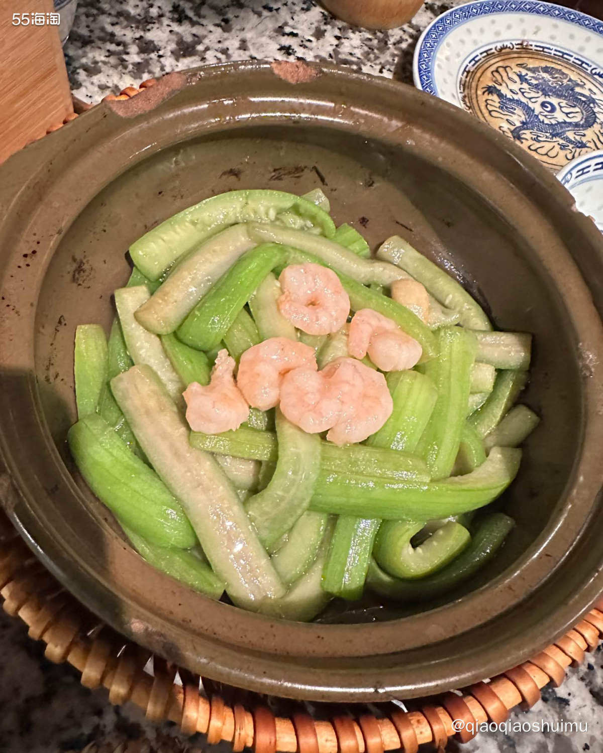南京大牌档之所以经常排队，大概是因为可以选好多菜，量不大，价