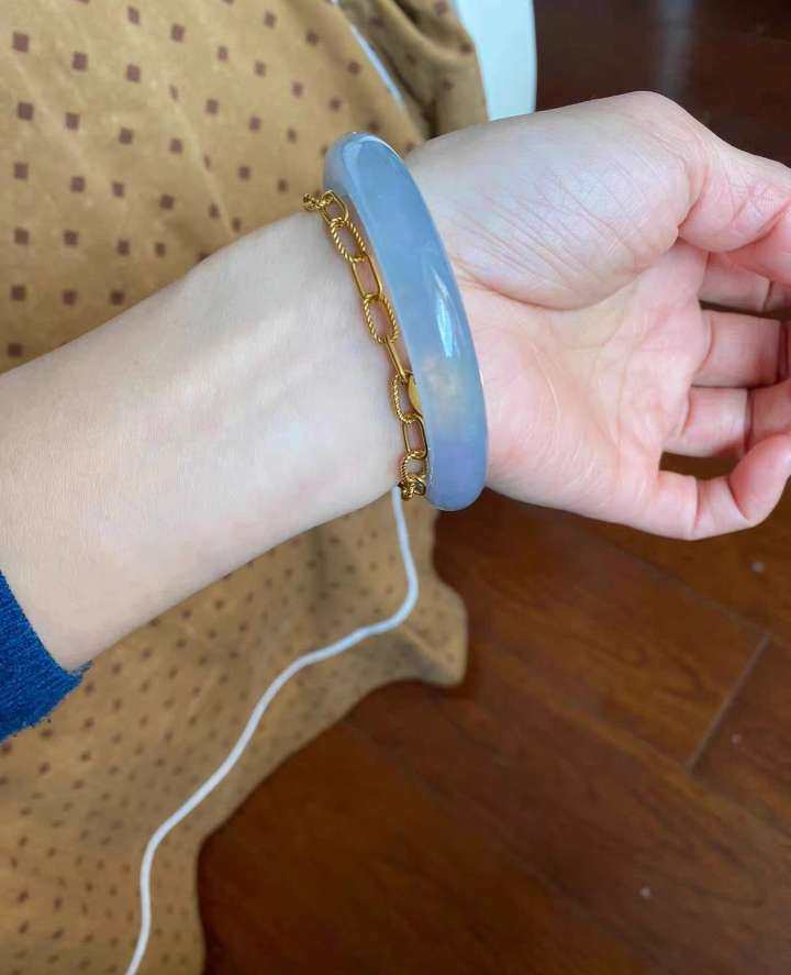 星韵梦幻．蓝紫翡翠手镯，打开的第一眼正是阳光灿烂的下午，整圈