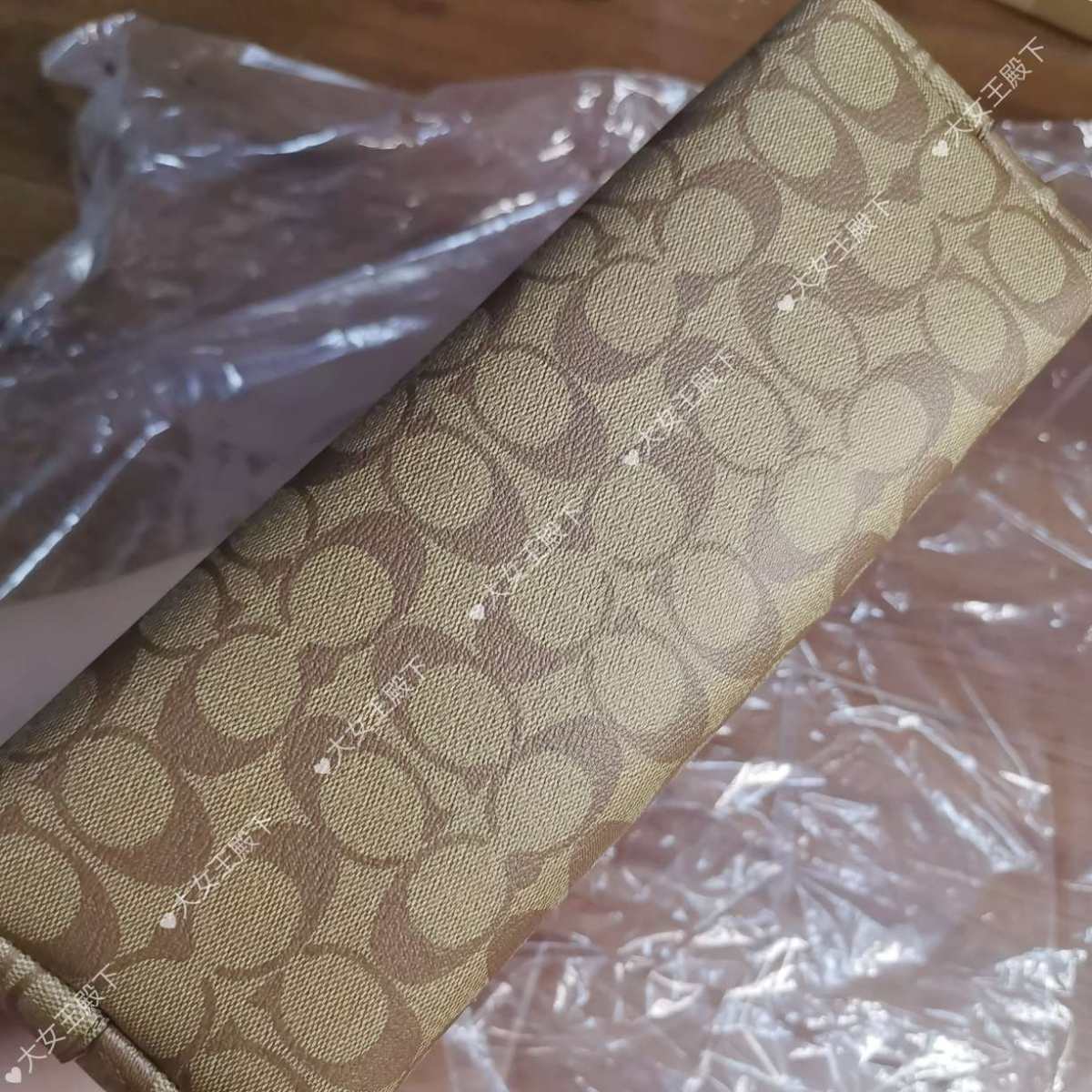 ☑️开箱： Coach托特Zip Top Tote 巧克力色