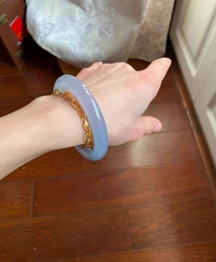 星韵梦幻．蓝紫翡翠手镯，打开的第一眼正是阳光灿烂的下午，整圈