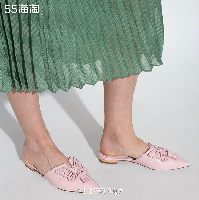 我其实不爱穿凉鞋，感觉脚全暴露在空气中在外面走路容易进灰，不