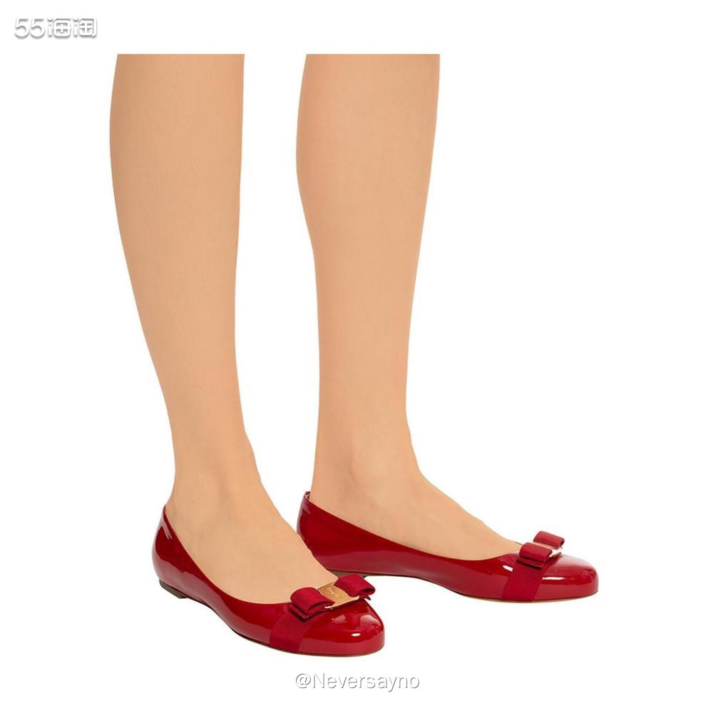 Ferragamo菲拉格慕漆皮红色平底鞋，用很不变的经典  