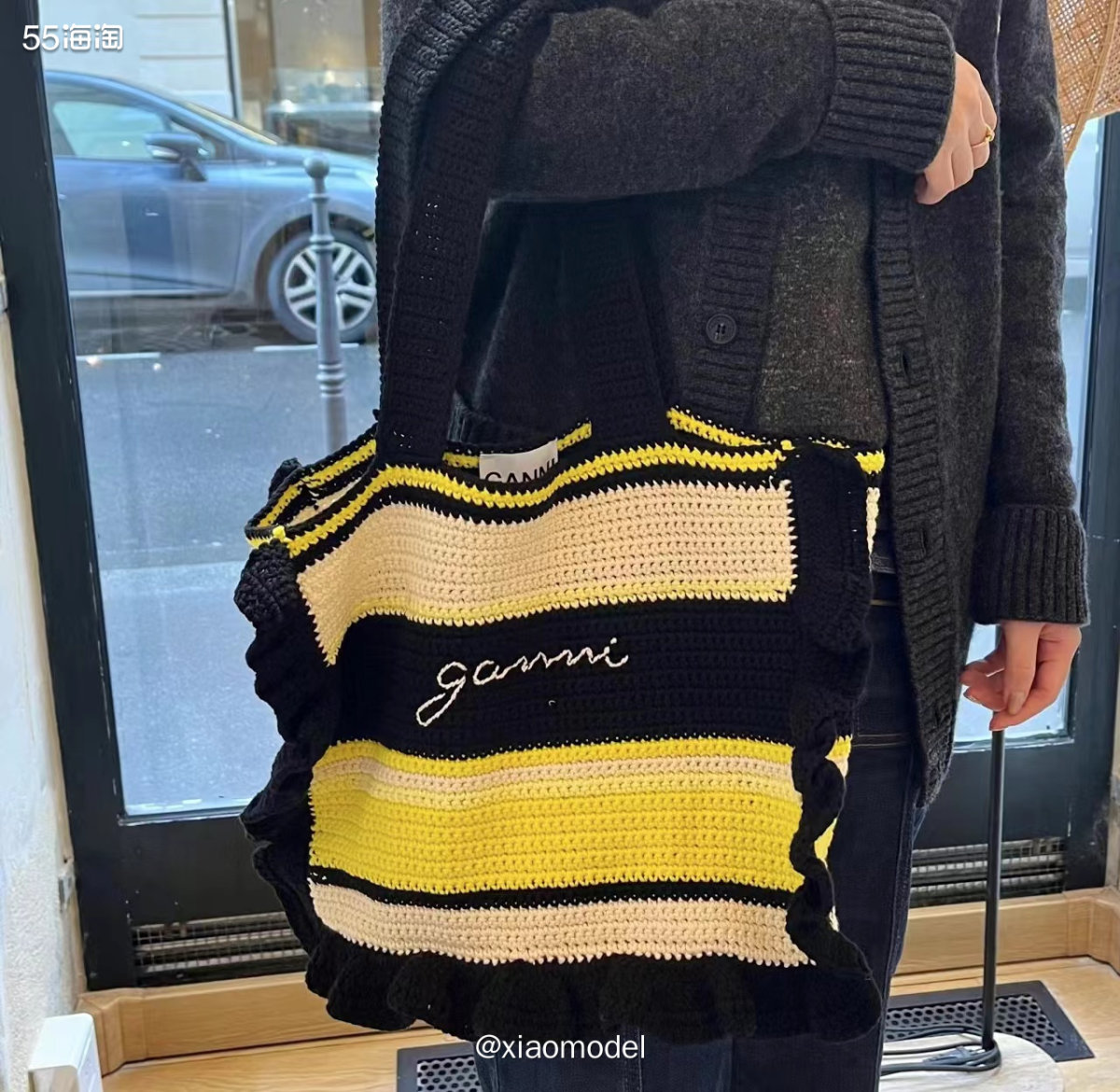 💛前篇分享过Ganni家玫红色纯色针织托特包，他家设计那么