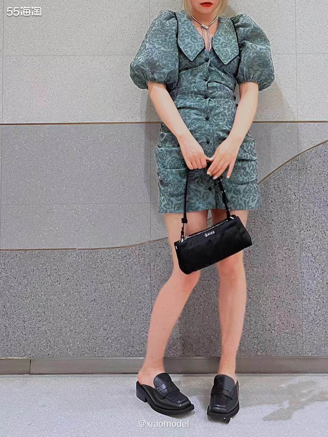 🖤黑色的包袋都是非常经典的，各个包袋品牌都有，不容错过！ 