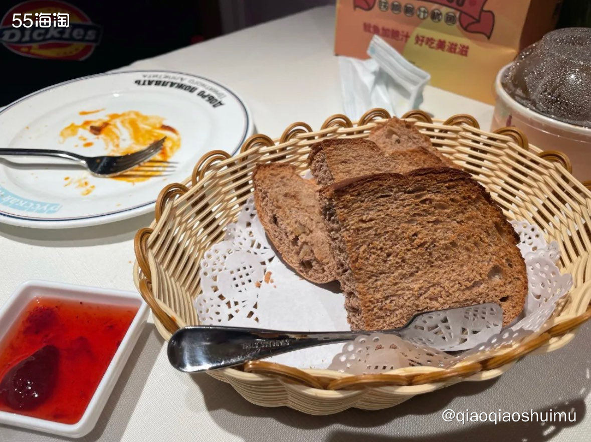 荟聚的俄士厨房刚开业时，天天排大队啊。虽然之前在哈尔滨吃俄餐