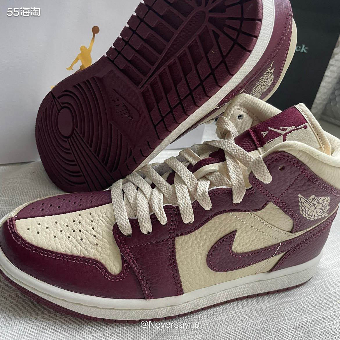 Air Jordan 1酒红卡其很复古的阴阳设计哦,常用海淘攻略-55海淘社区