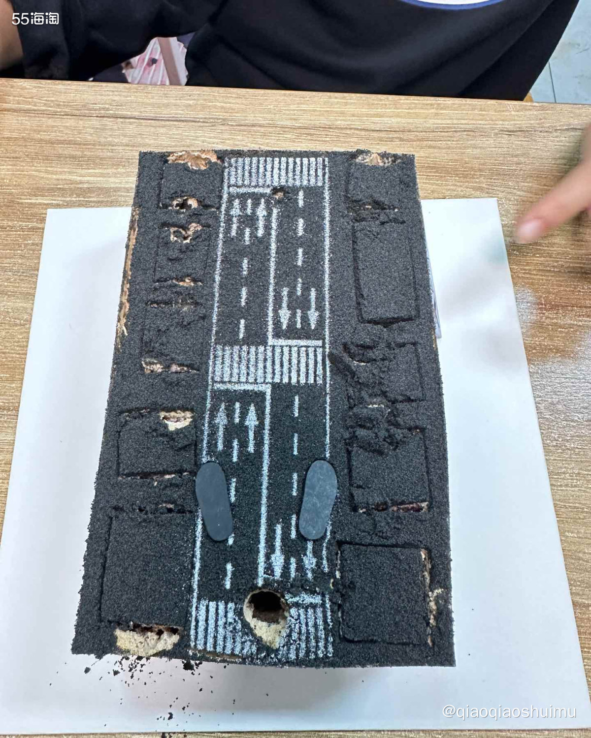 晒晒娃的生日蛋糕。 小学男生似乎都挺喜欢奥特曼，攒奥特曼卡片