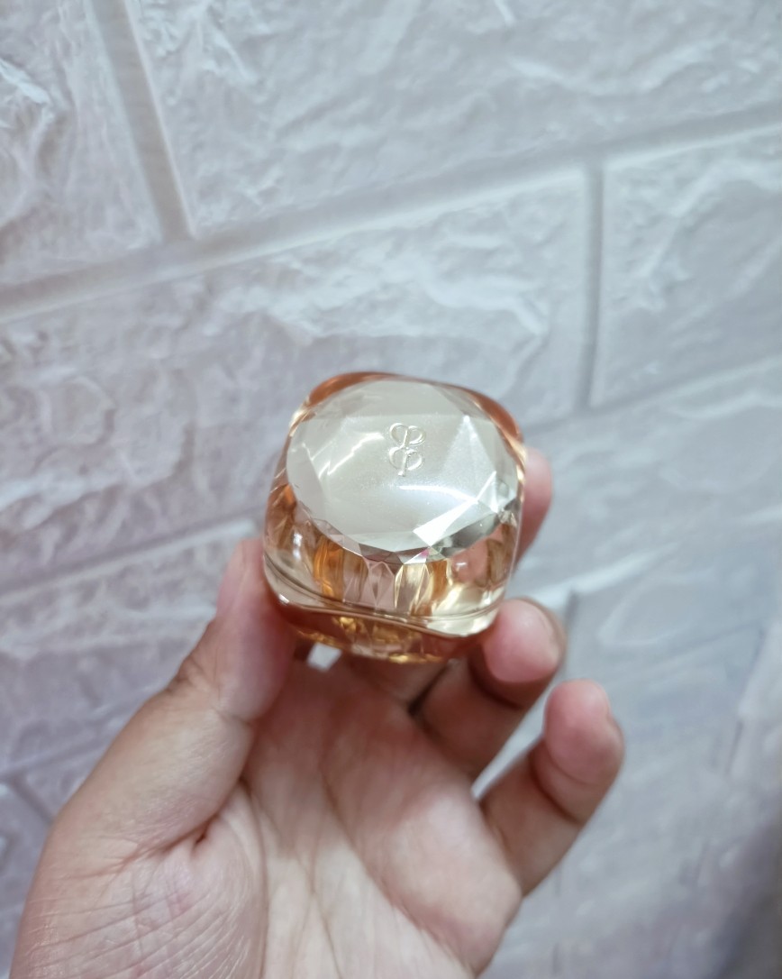 前段时间我在旗舰店用积分兑换了CPB的中小样，可以来分享一下