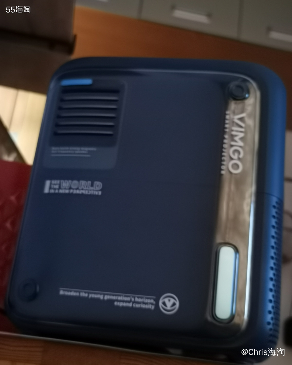 微果，坚果旗下小型投影仪品牌，VIMGO D1流明度900，