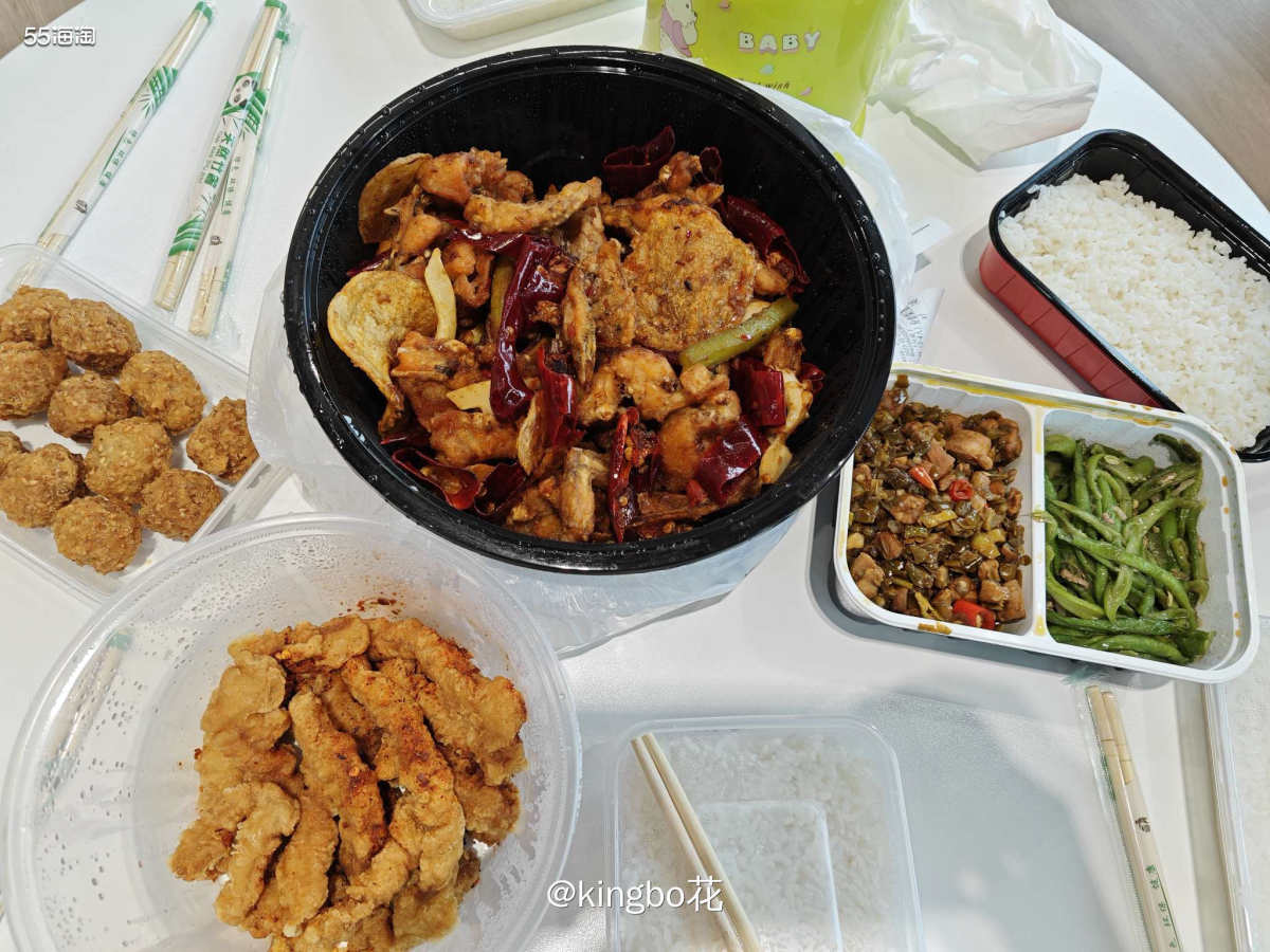 ⏺节食前的嗨皮，牛蛙干锅偶尔吃一下还是很不错的  🔷对不起