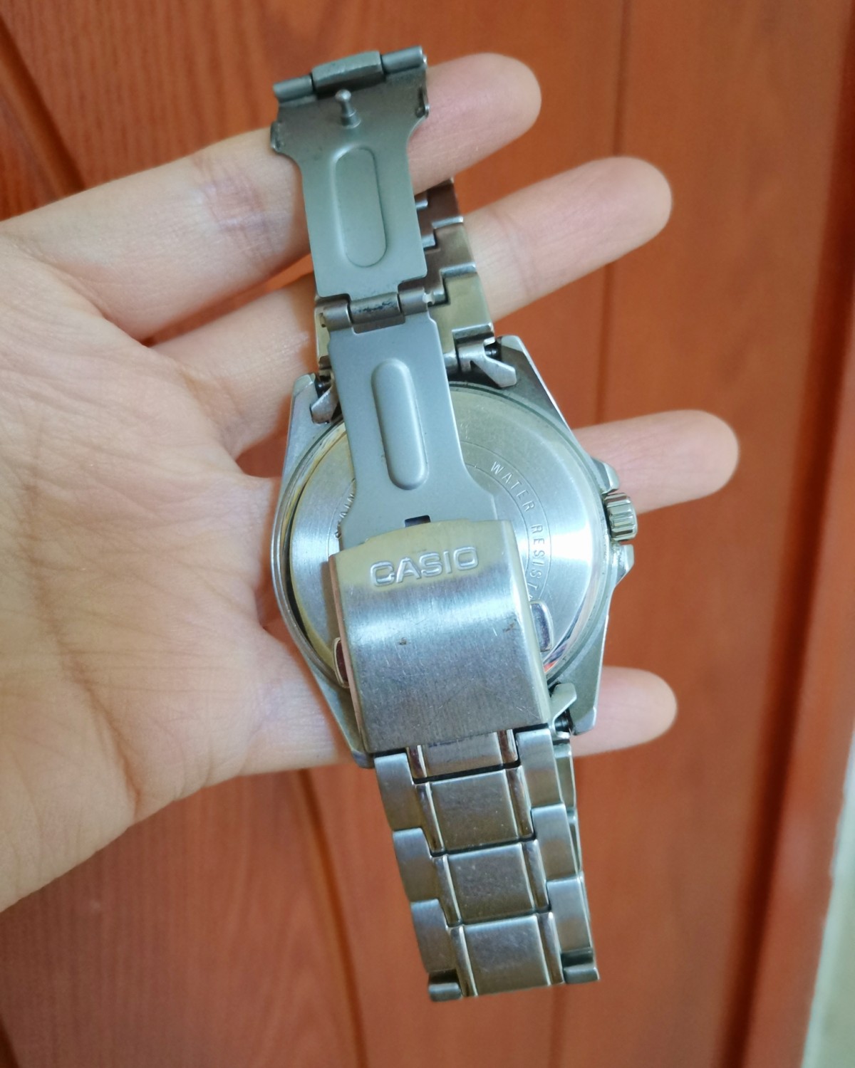 虽然没有Apple Watch，但是家里面也有好几款其他类型