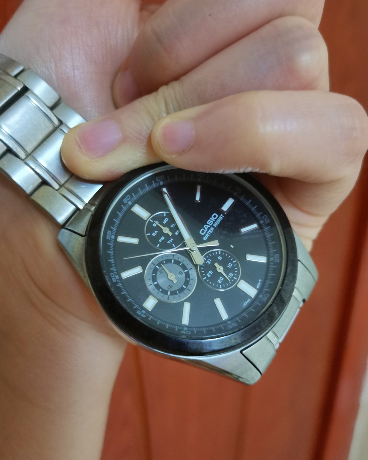 虽然没有Apple Watch，但是家里面也有好几款其他类型