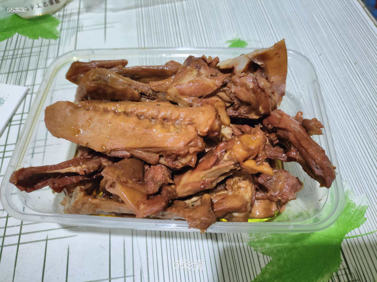 因为周日吃了一顿花甲粉吃坏了，最后导致了胃疼好几天，原本昨天