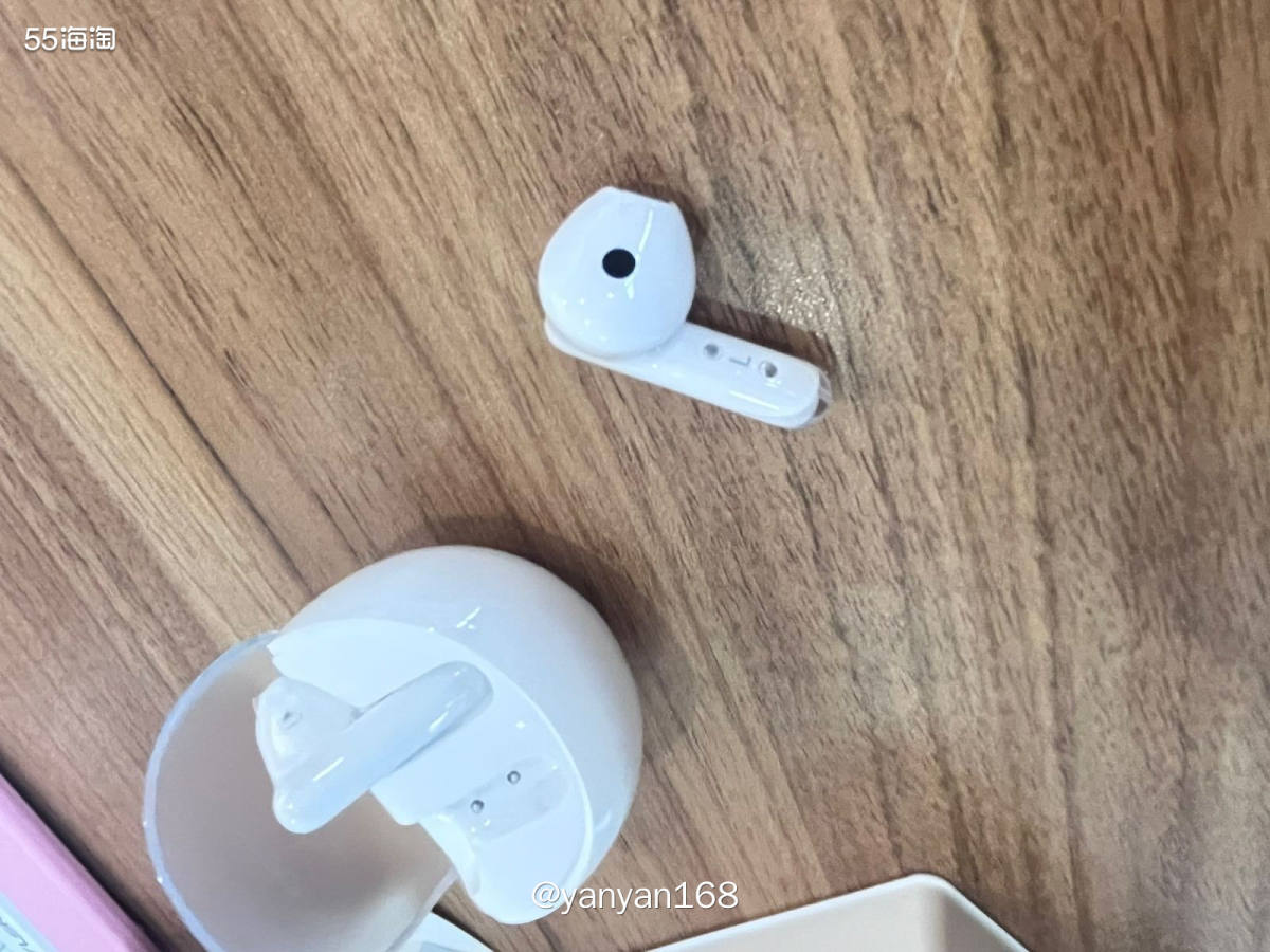 这个是一款高性价比的半入耳耳机，百元内的配置真的很好。。 购