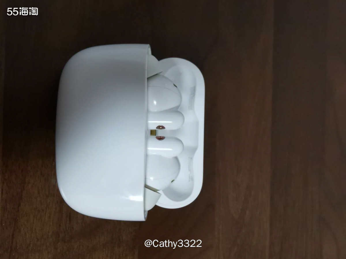 🌸🌸这个耳机是和索尼一起买的，搭配使用，这个便携性高一点