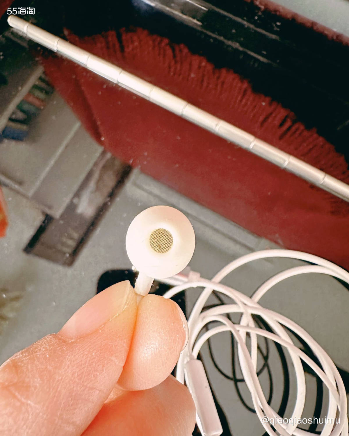翻出这么个有线耳机，这还是家属用华为p20时自己买的有线耳机