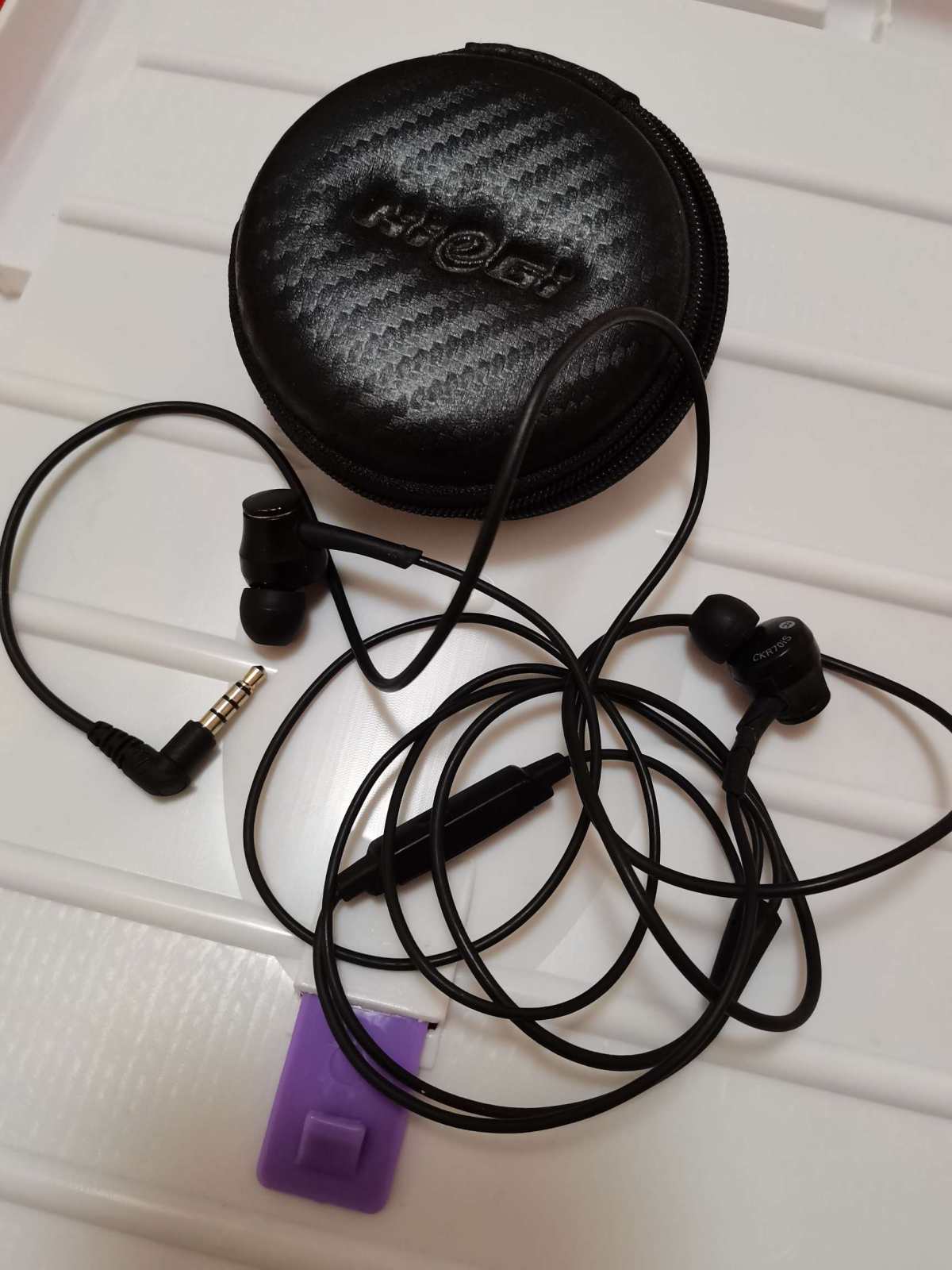虽然现在大部人都是无线耳机，蓝牙耳机比较方便，但是作为数码爱