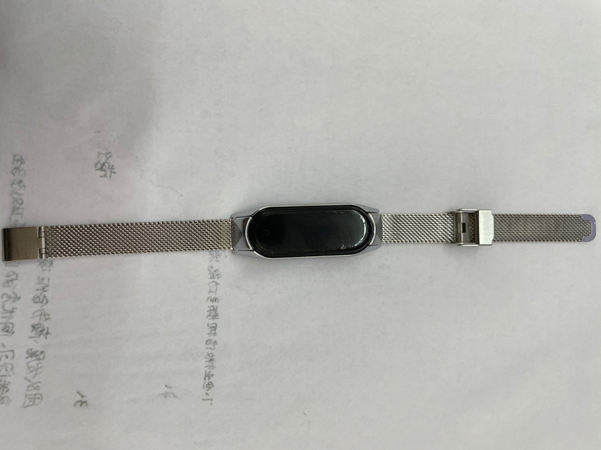 最开始想入手小米手环，主要是看上了它的nfc功能。这款手环我