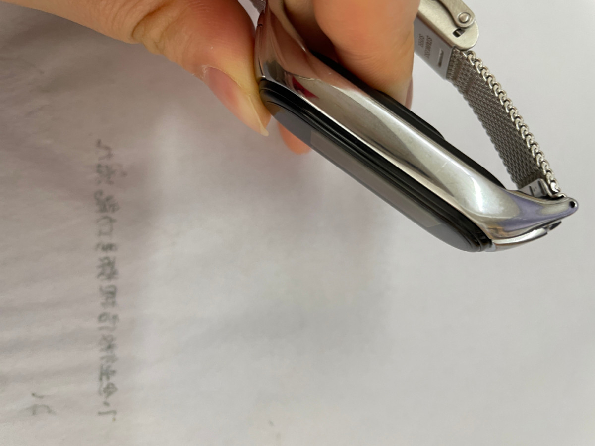 最开始想入手小米手环，主要是看上了它的nfc功能。这款手环我
