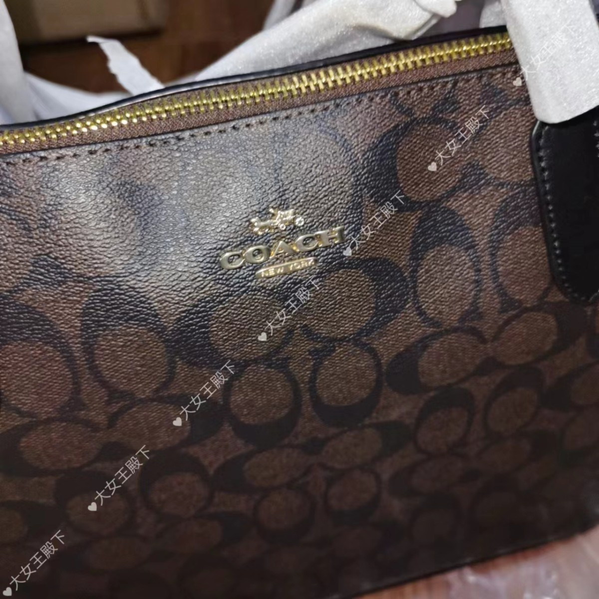 ☑️开箱：  coach zip tote 拉链托特 货号：