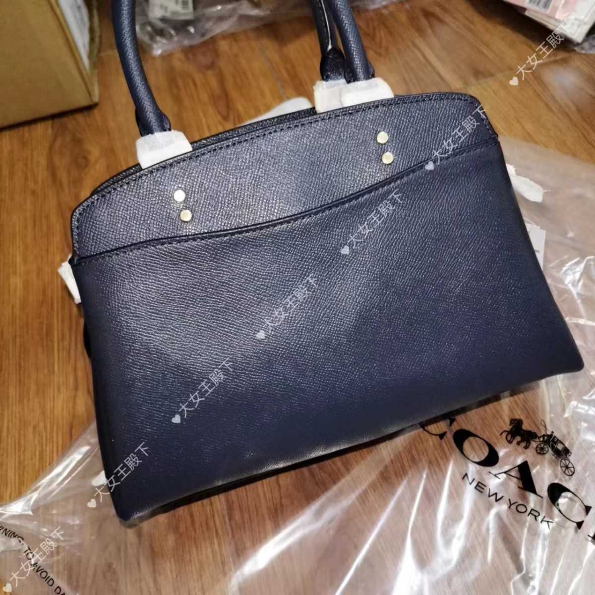 ☑️开箱： Mini Lillie Carryall 藏蓝色